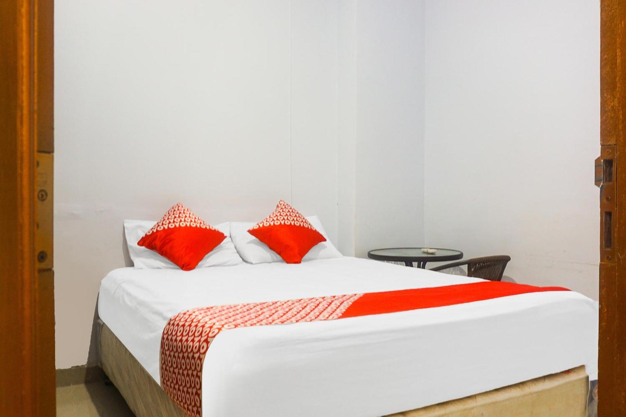 Oyo 91759 Hikmah Hotel 2*